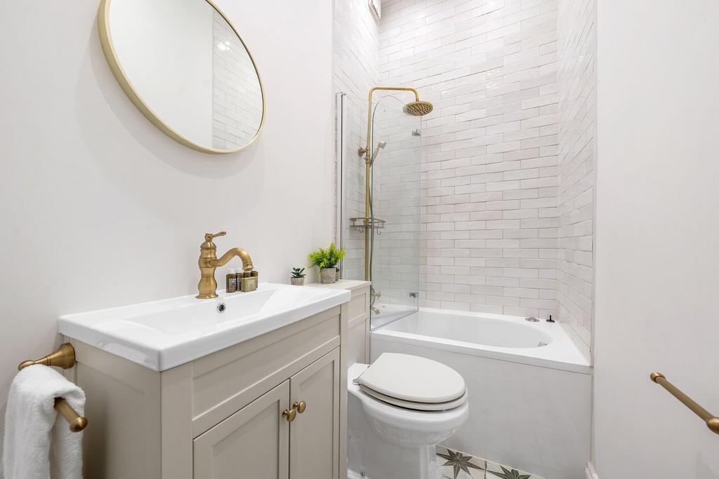 Bathroom.JPG