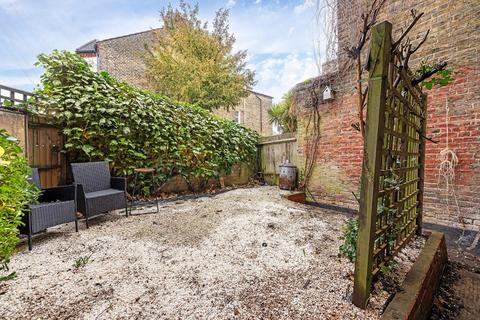 2 bedroom flat for sale, Brixton Hill, SW2