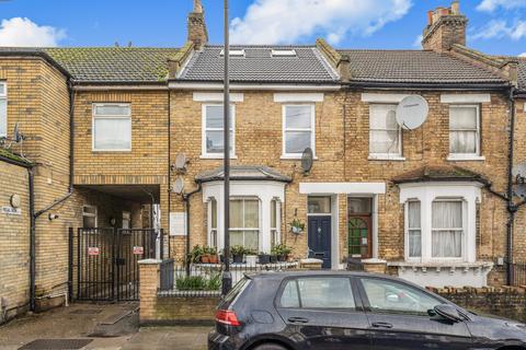 Astbury Road,  London, SE15