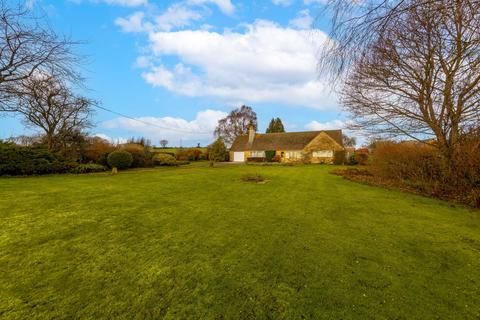 undefined, Westhall Hill, Fulbrook, OX18