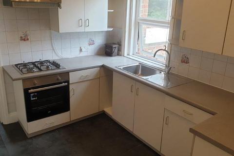 2 bedroom flat to rent, Parker Road, Bournemouth BH9
