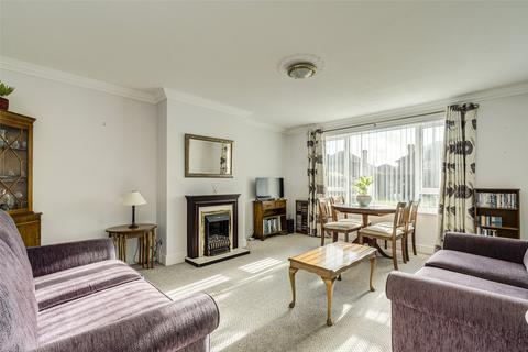 2 bedroom flat for sale, St. Michaels Court, Worthing, West Sussex, BN11