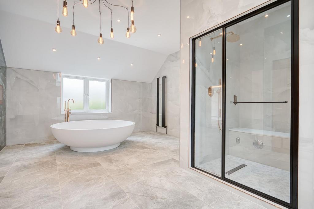 13 Master En-suite3