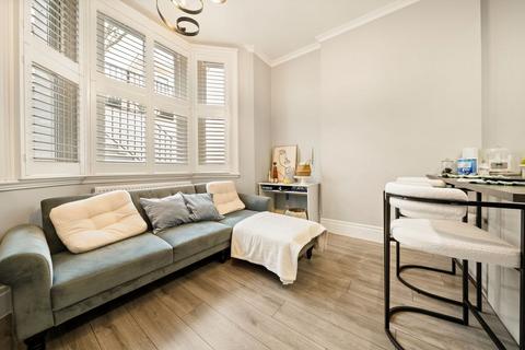 2 bedroom flat to rent, Southerton Road, London W6
