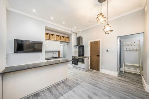 2 bedroom flat to rent, Southerton Road, London W6