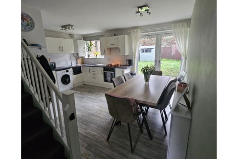 3 bedroom semi-detached house for sale, Frensham Drive, Milton Keynes, MK2