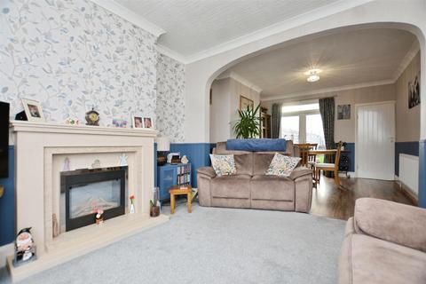 3 bedroom semi-detached house for sale, Fulbeck Road, Scunthorpe