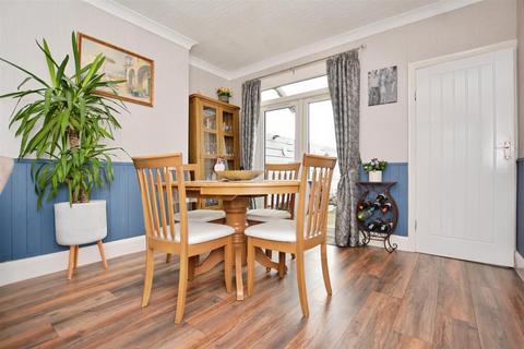 3 bedroom semi-detached house for sale, Fulbeck Road, Scunthorpe