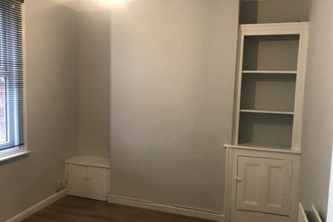 2 bedroom terraced house to rent, Bute Street
