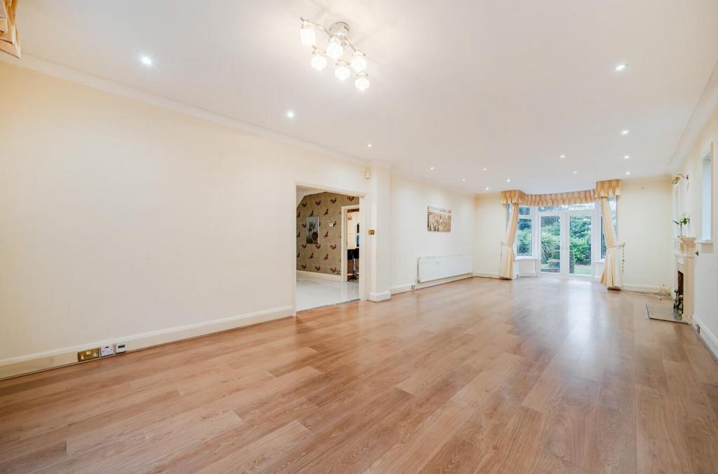 Davidson Frost-Wellings, DFW, Stanmore HIll, Recep