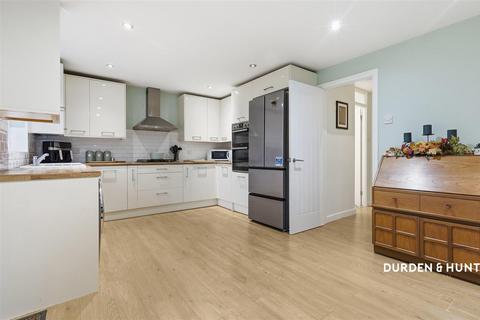 undefined, Malyons Close, Basildon SS13