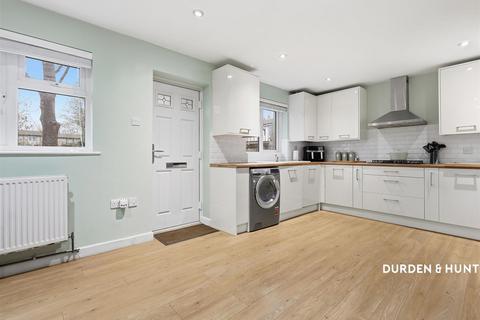 undefined, Malyons Close, Basildon SS13
