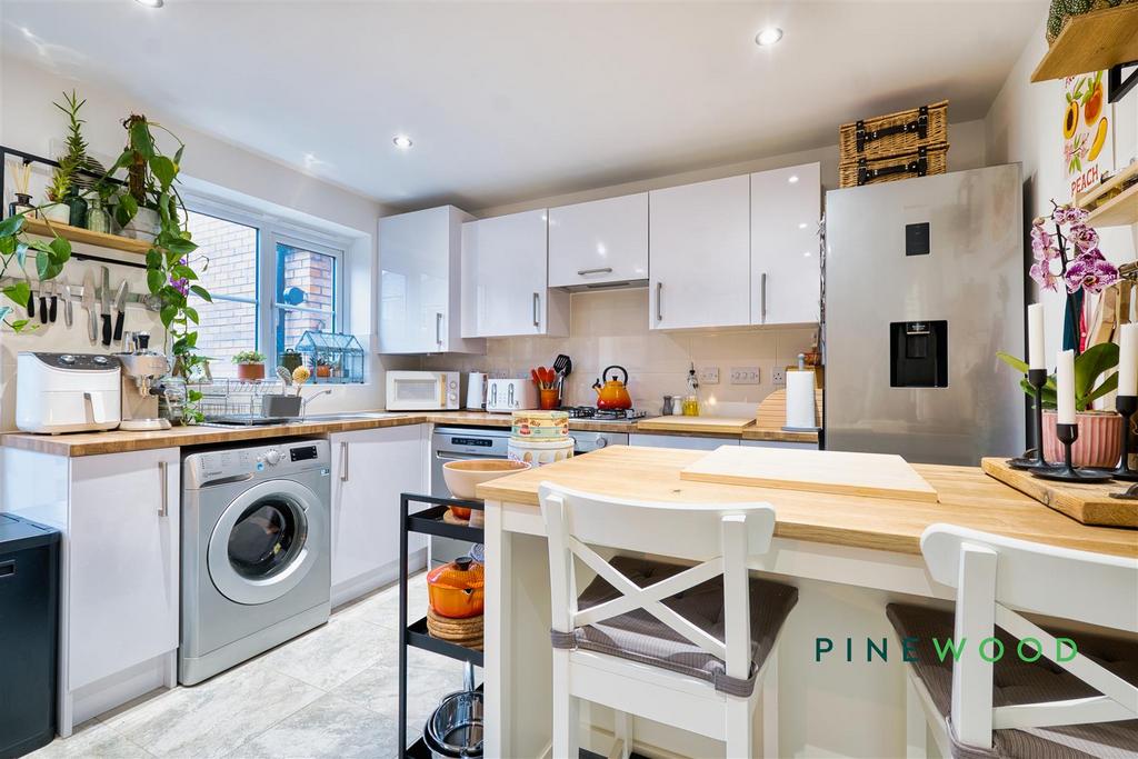 Kitchen / dining room