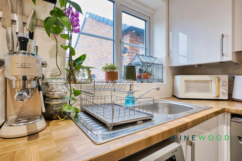 Kitchen / dining room