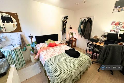 5 bedroom flat to rent, Beaufort Road, Kingston Upon Thames, KT1