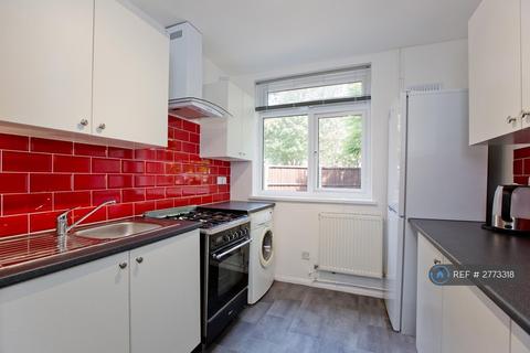 4 bedroom end of terrace house to rent, Mace Street, London, E2