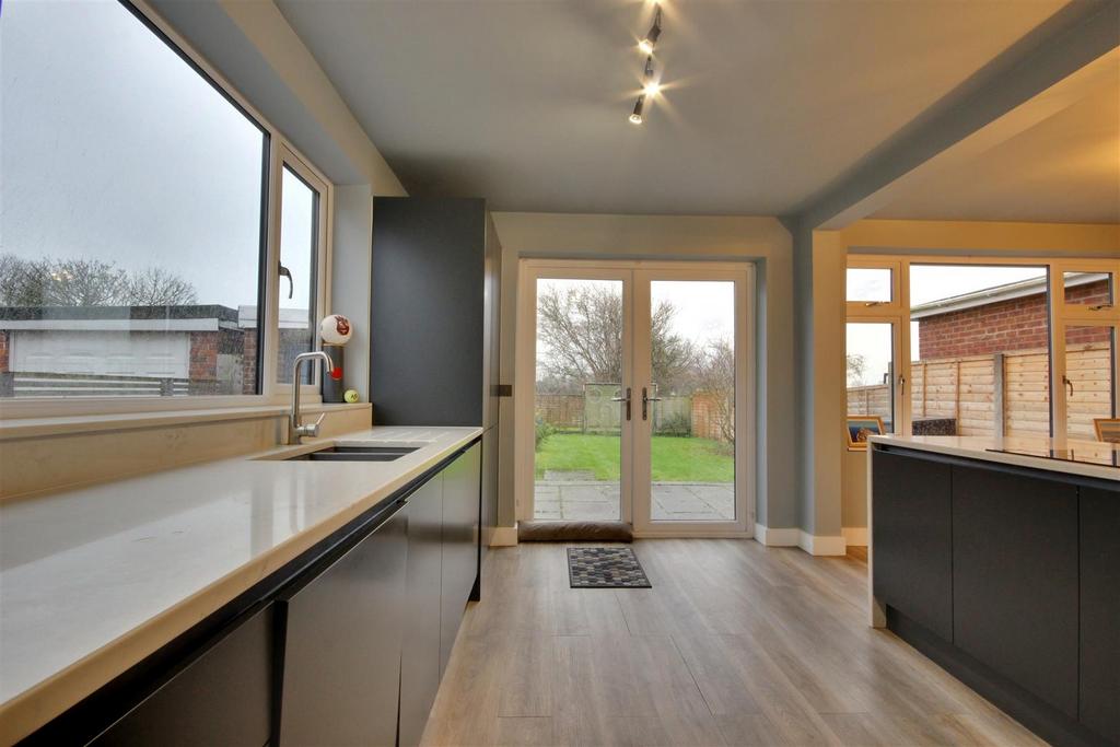 Img 8325-img 8327.jpg