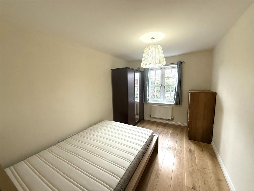 Bed 2.jpeg