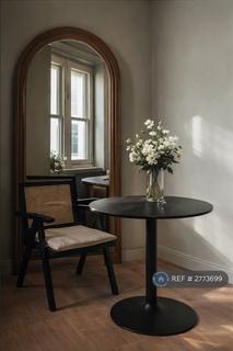 1 bedroom flat to rent, Redcliffe Gardens, London, SW10