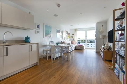 2 bedroom flat for sale, Queensland Road, London N7
