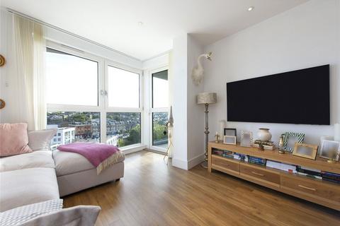 2 bedroom flat for sale, Queensland Road, London N7