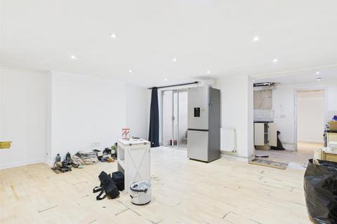 3 bedroom flat for sale, Brunswick Place, Hove