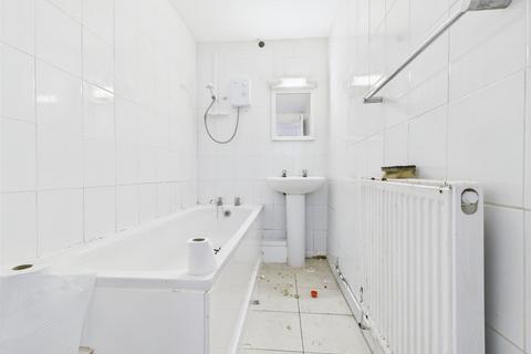 3 bedroom flat for sale, Brunswick Place, Hove