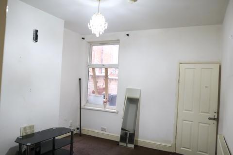 3 bedroom terraced house to rent, Kingston Road, Leicester LE2