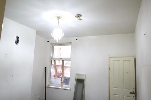 3 bedroom terraced house to rent, Kingston Road, Leicester LE2