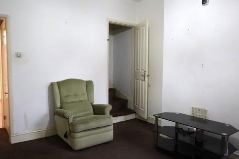 3 bedroom terraced house to rent, Kingston Road, Leicester LE2