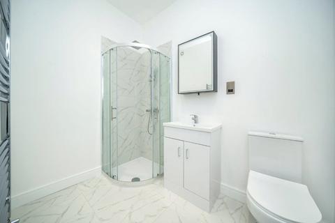2 bedroom flat to rent, Commercial Road, Shadwell, London, E1