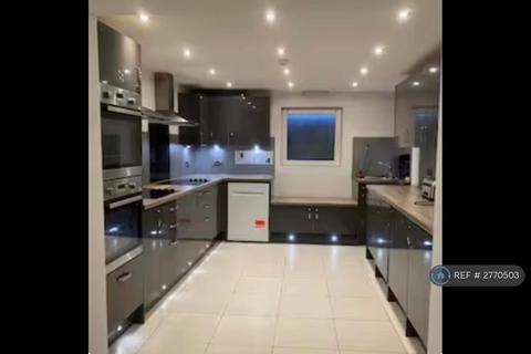 1 bedroom in a house share to rent, Crescent, Salford, M5