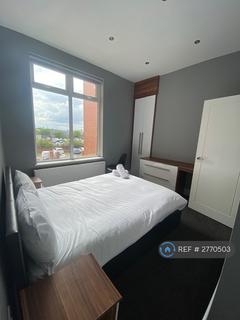 1 bedroom in a house share to rent, Crescent, Salford, M5