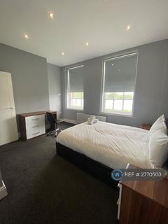 1 bedroom in a house share to rent, Crescent, Salford, M5
