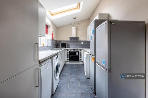undefined, Kimbolton Avenue, Nottingham, NG7