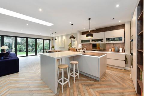 undefined, Delamere Road, London