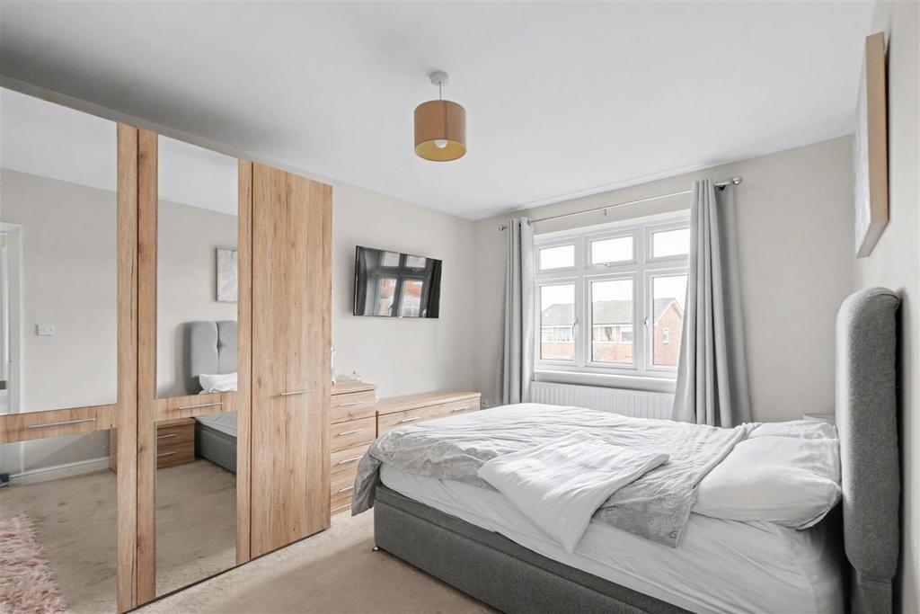 Bedroom 1 1.jpeg