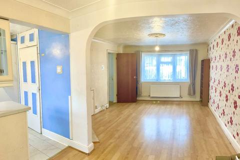 3 bedroom semi-detached house for sale, Haven Close, Canvey Island