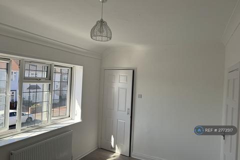 3 bedroom end of terrace house to rent, Stevens Road, Dagenham, RM8