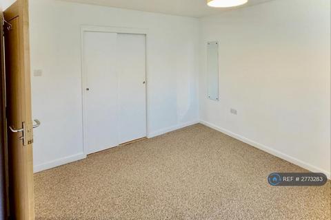 2 bedroom maisonette to rent, Lincoln Court, Southampton, SO15
