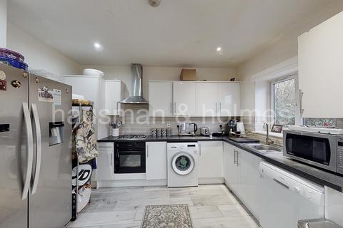 5 bedroom house for sale, Pennine Drive, NW2