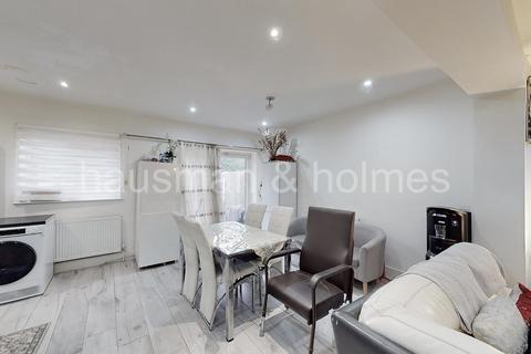 5 bedroom house for sale, Pennine Drive, NW2