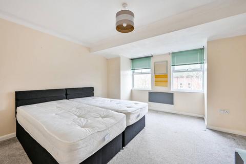 1 bedroom flat to rent, Springside Court, Josephs Road, Guildford, GU1