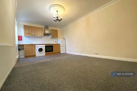 3 bedroom flat to rent, Chingford Mount Road, London, E4
