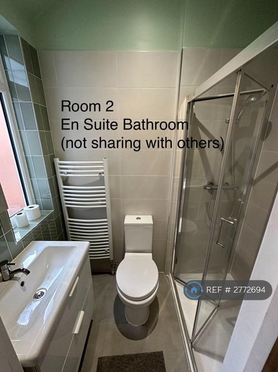 Room 2 En Suite Bathroom