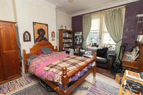 2 bedroom ground floor flat for sale, Cromwell Terrace, North Shields