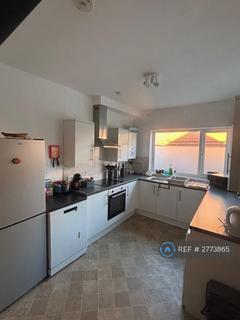 4 bedroom terraced house to rent, Haydn Avenue, Manchester, M14