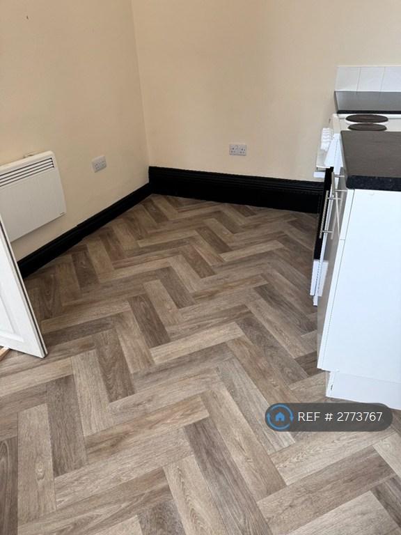 Kitchen (New Floor)
