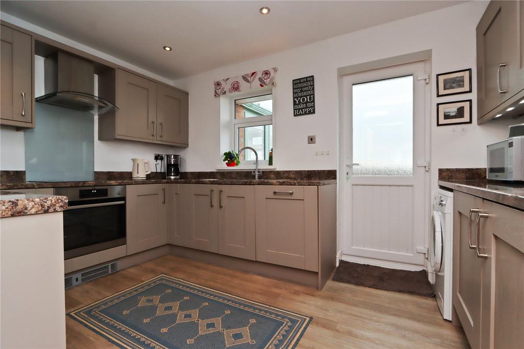 Kitchen Pic 1