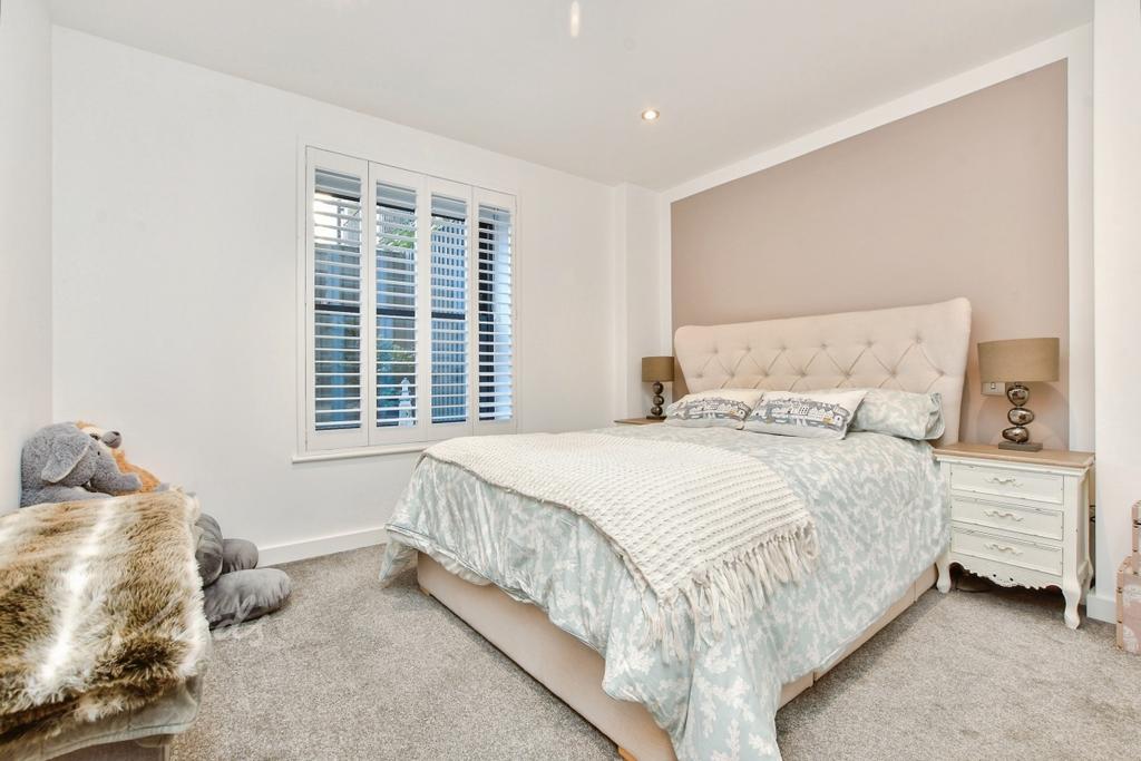 Queen bed 1 use